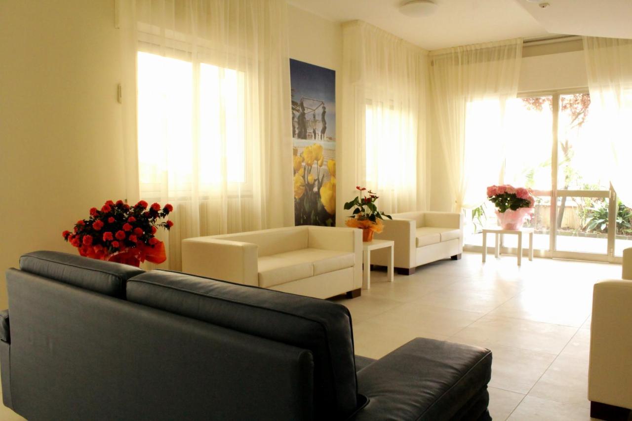 Hotel Clara ริชโชเน ภายนอก รูปภาพ