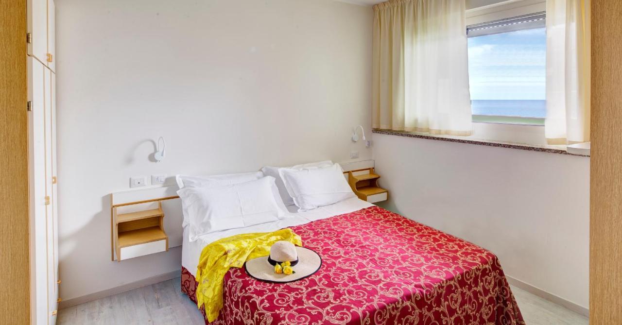 Hotel Clara ริชโชเน ภายนอก รูปภาพ